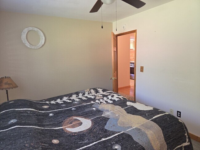 Building Photo - Large mountain home with access to Tahoe K...
