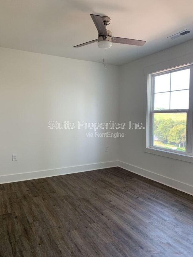 Building Photo - 223 Virginia Ave