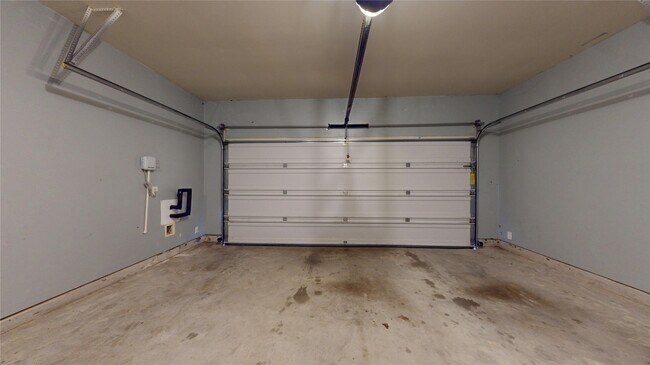Building Photo - 12314 Meadow Breeze Dr