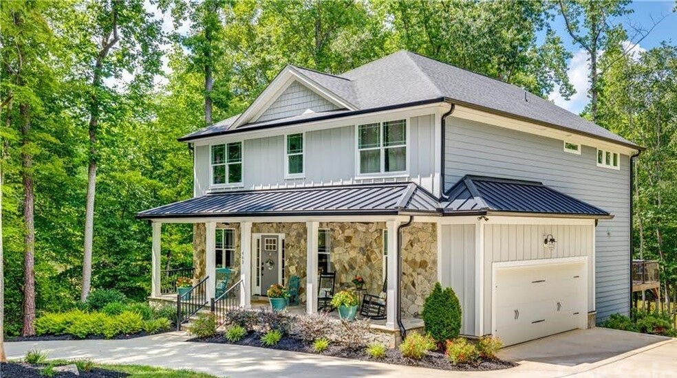 Front of house with circular driveway - 463 Lake Wylie Rd