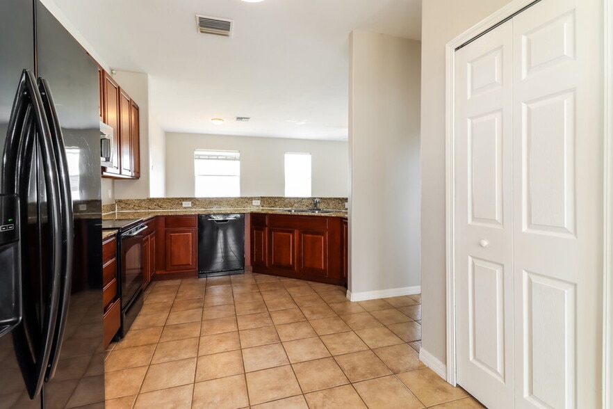 Building Photo - 1422 Kaffir Lily Ct
