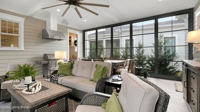 Building Photo - Enviable 4 bedroom and 3.5 bath home with 3 car garage available in North Commons