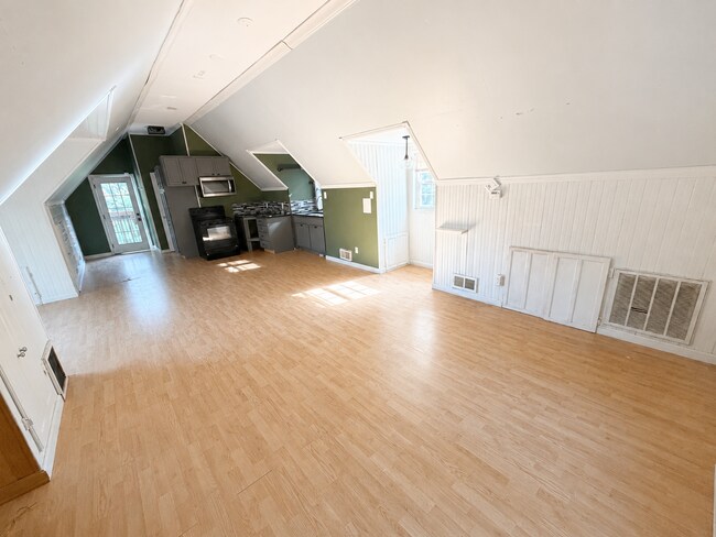 Building Photo - 1325 Haven St