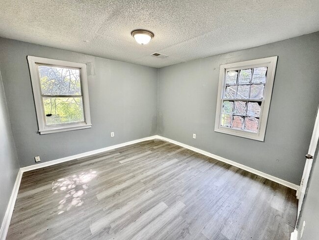 Building Photo - 1294 N McNeil St