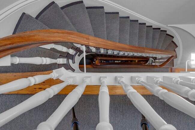 Building Photo - 19 Braddock Park