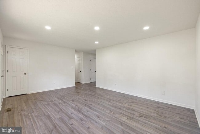 Building Photo - 345 Brown Ave