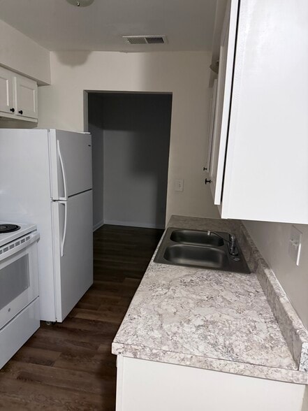 Kitchen 2 - 2726 Janice Lynn Ct