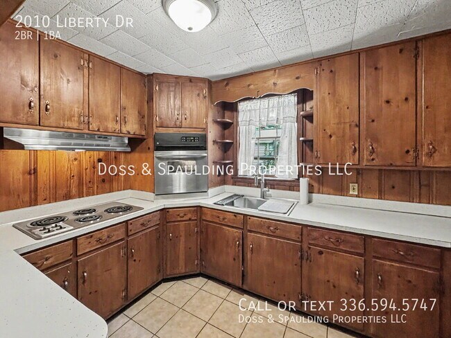 Building Photo - 2010 Liberty Dr