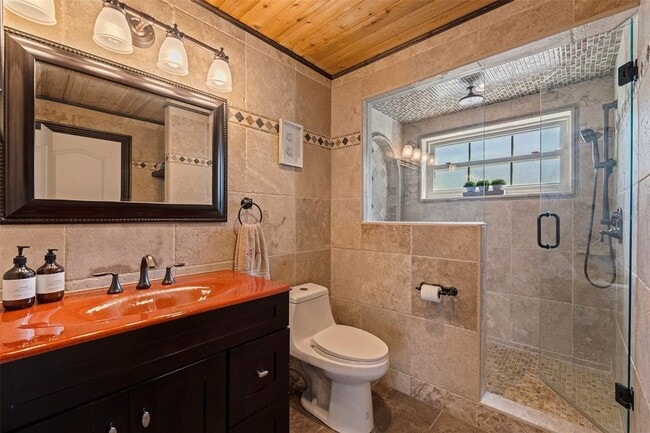 Building Photo - 3931 Pompano Dr SE