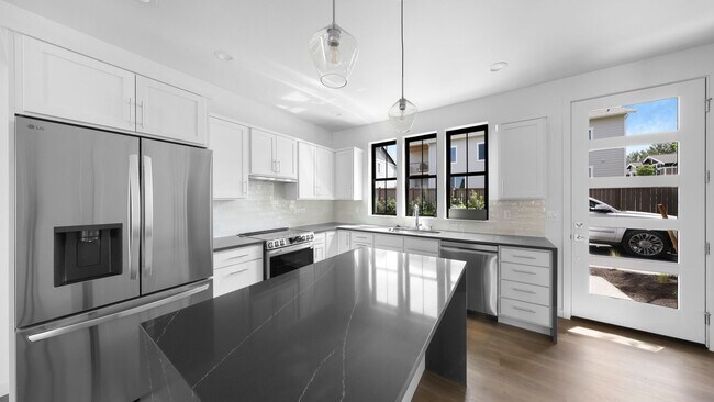 Building Photo - New Construction - 2 Bed 3 Bath - High-Eff...