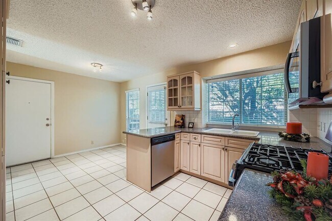 Building Photo - 2812 Little Elm Trail