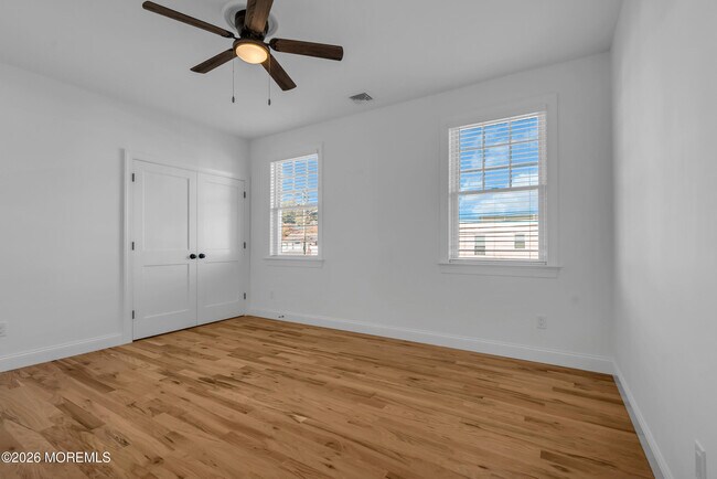 Building Photo - 132 Bay Ave