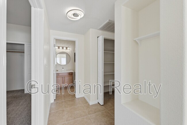 Building Photo - 830 Carnegie St