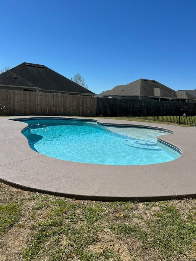 Building Photo - POOL - Elegant 4-Bedroom Home with Fenced Yard