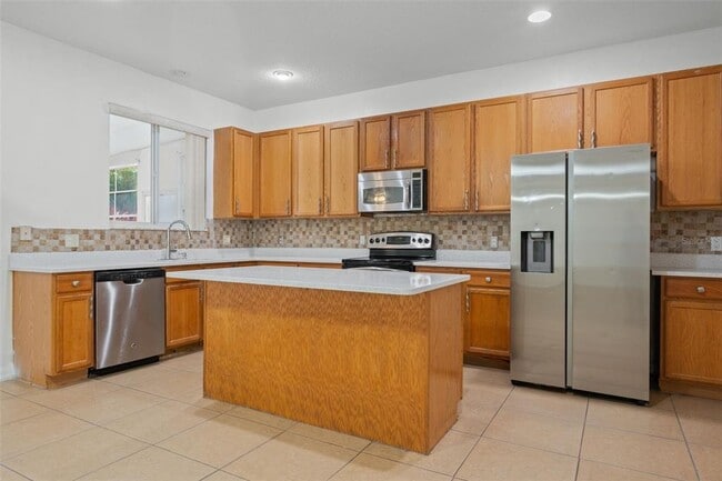 Building Photo - 2830 Paynes Prairie Cir