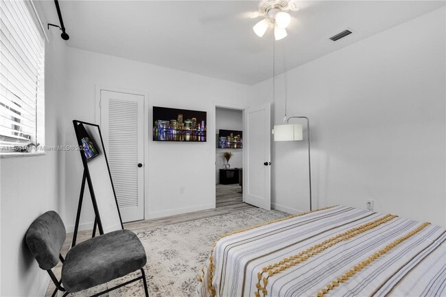 Building Photo - 1510 Normandy Dr