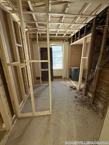 Building Photo - 25 Warner St