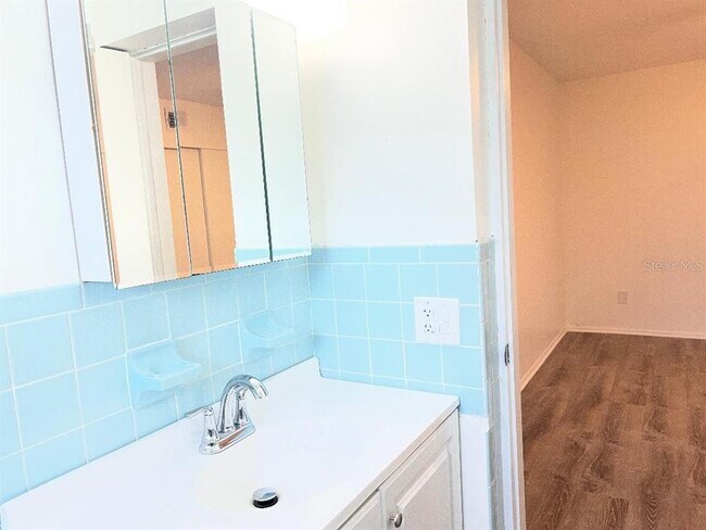 Building Photo - 2429 Ecuadorian Way