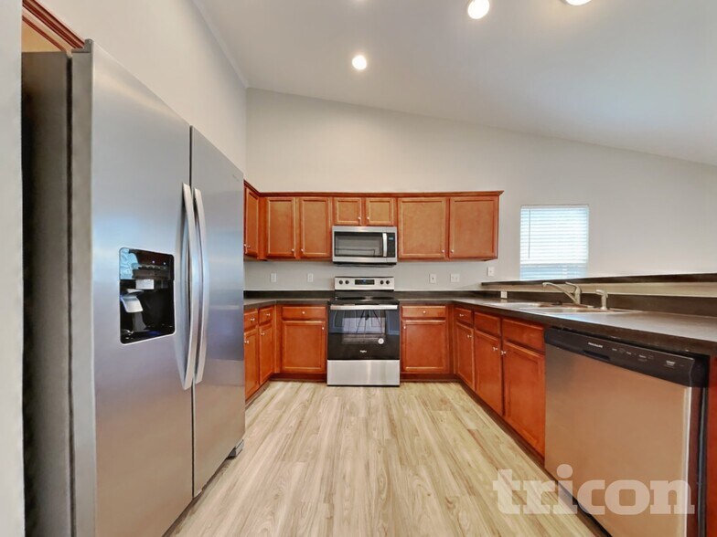 Building Photo - 163 Arbor Springs Dr