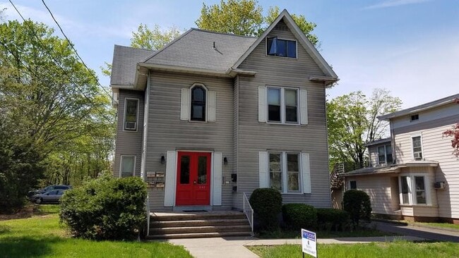 Building Photo - 242 N Main St