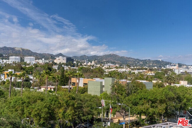 Building Photo - 7428 Santa Monica Blvd