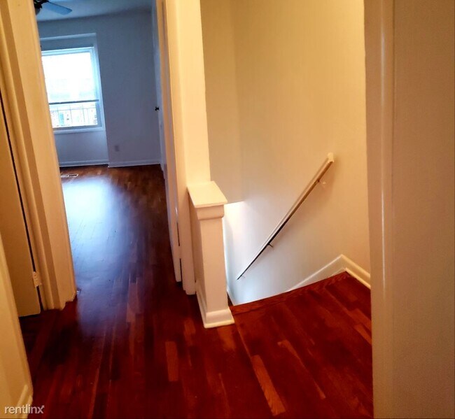 Building Photo - 2 br, 1 bath House - 2650 Wayside Dr