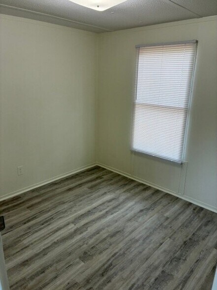 Building Photo - 1220 Clearwater Springs Rd