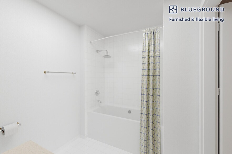 Building Photo - 1320 N Veitch St