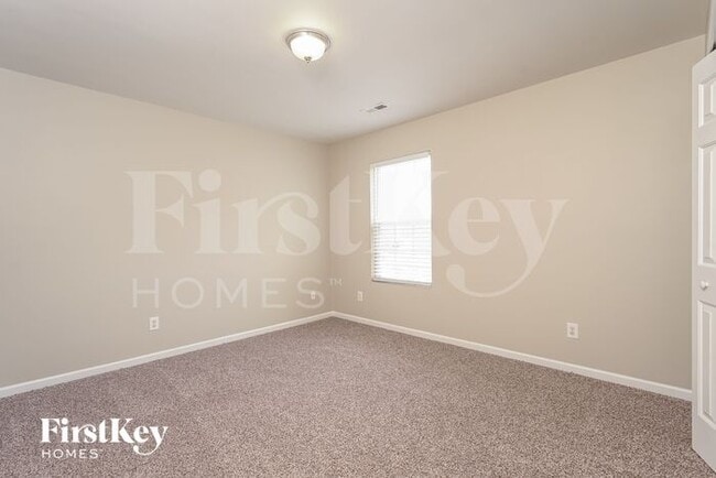 Building Photo - 5313 Silverbrook Dr