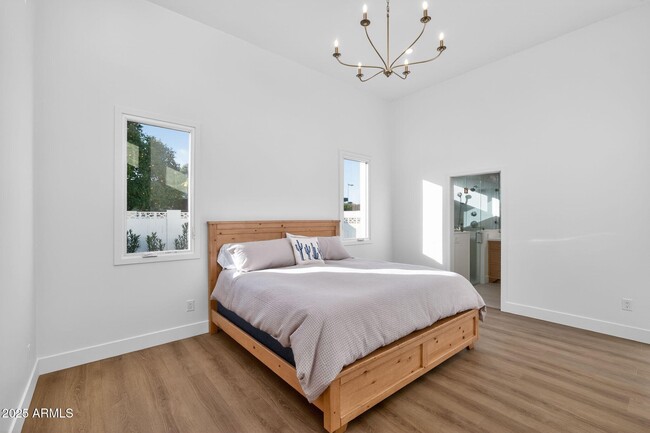 Building Photo - 6259 E Avalon Dr