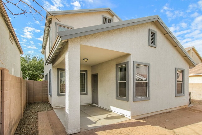 Building Photo - 12026 W Yuma St