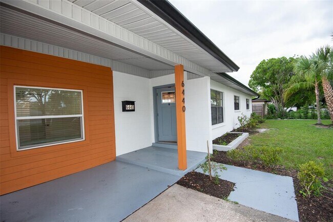 Building Photo - 6440 Greylynne St