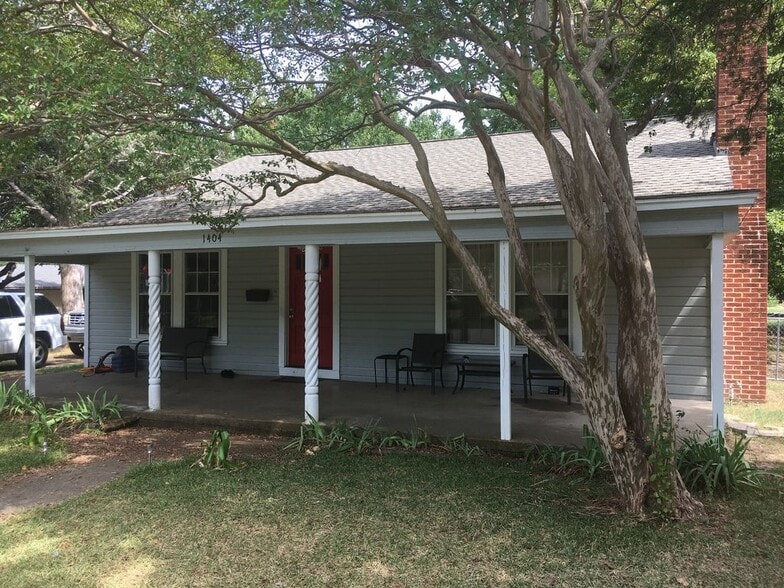 Primary Photo - 1404 N Rockwall St