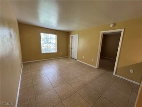 Building Photo - 211 Park Ave