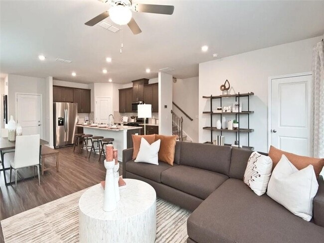 Building Photo - 1643 Villageside Ct