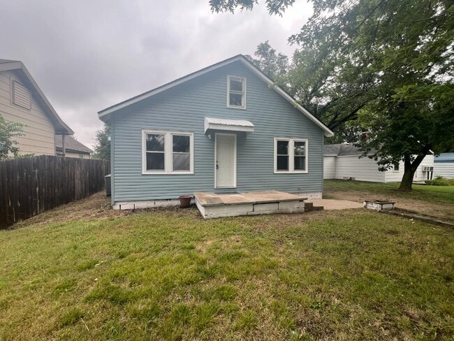 Primary Photo - 614 S Gordon Ave