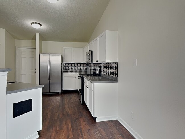 Building Photo - 5624 Grassy Bank Dr