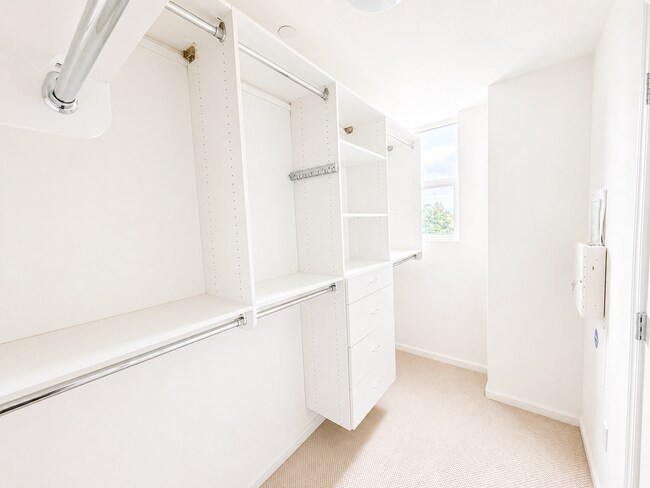 Building Photo - Now Available for Rent — Beautiful 3-Story Townhome in Hayward