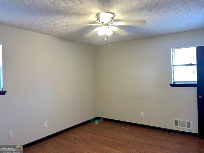 Building Photo - 1032 Genny Ln