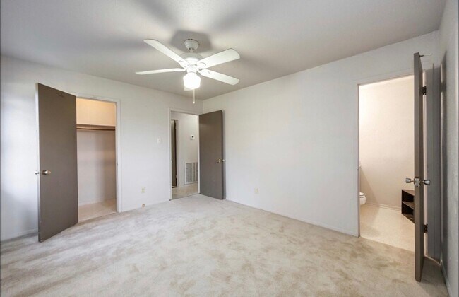 Building Photo - 6134 Balbo St