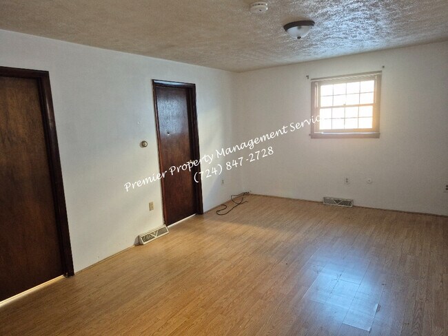 Building Photo - 451 Maplewood Ave