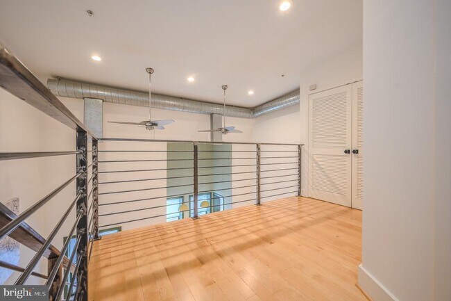 Building Photo - 1328 Maryland Ave NE