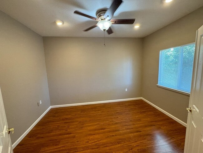 Building Photo - 4904 Brittany Ct