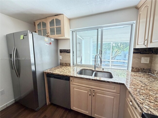 Building Photo - 9201 Lime Bay Blvd