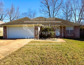 Building Photo - 50 Whispering Wind Cir