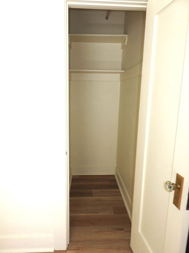 Building Photo - 3700cres