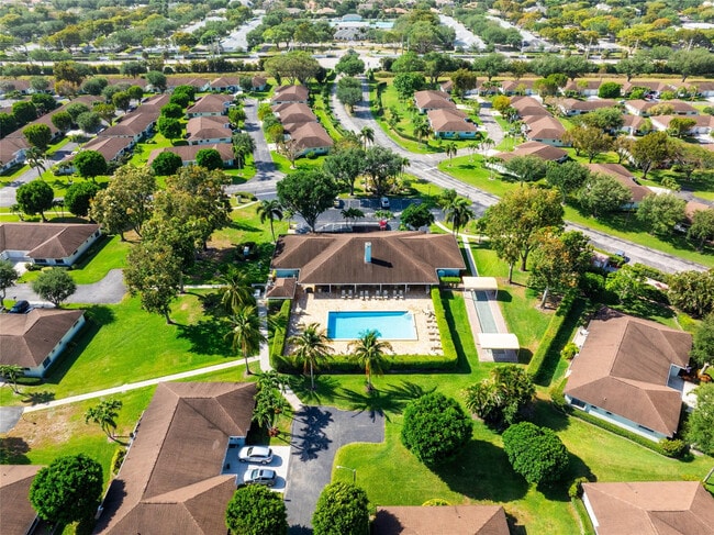 Building Photo - 9870 Pecan Tree Dr