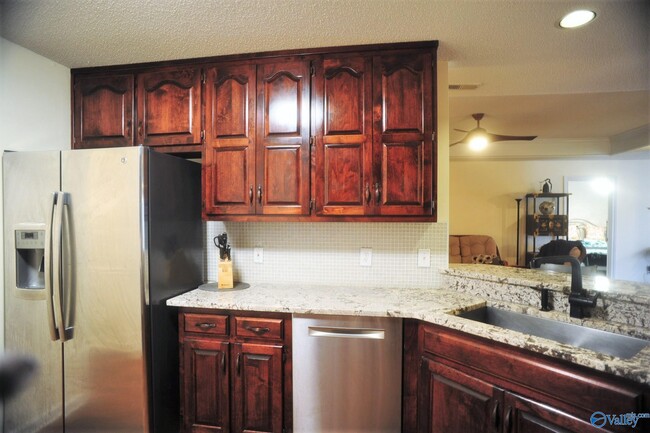 Building Photo - 139 Timberlake Dr