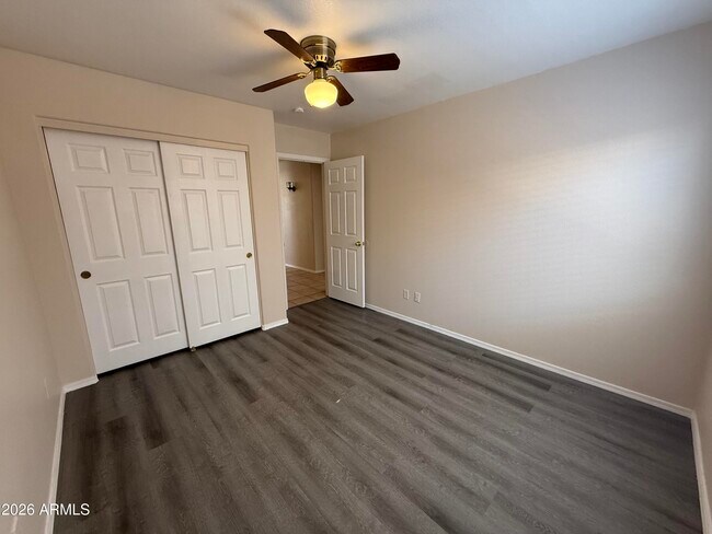 Building Photo - 1413 W Orchid Ln