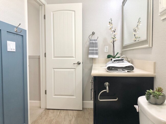 Building Photo - Beautifully Upgraded 4 Bedroom, 3 Bathroom...